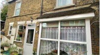 1 Bed Terraced House, West Wycombe Road, HP12