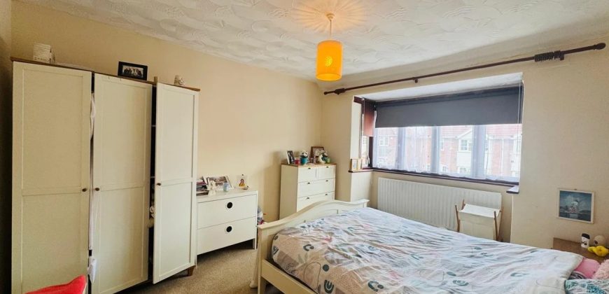 3 Bed Semi-Detached House, Melbourne Avenue, SL1