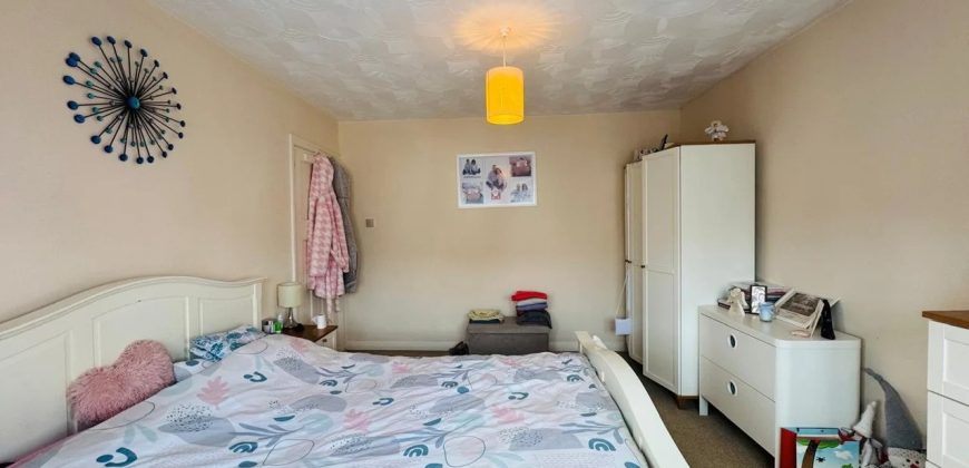 3 Bed Semi-Detached House, Melbourne Avenue, SL1