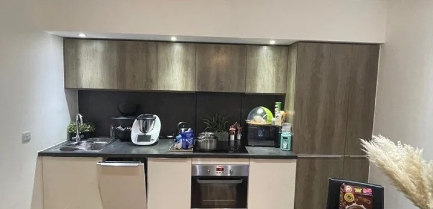 2 Bed Flat, Clovelly Court, UB7
