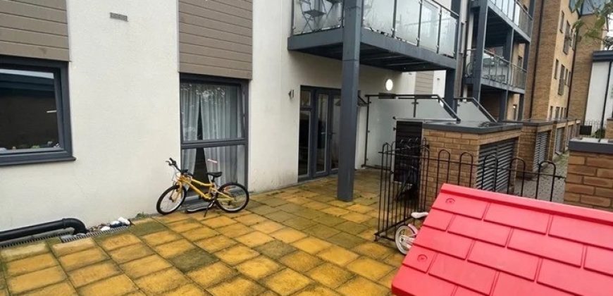 2 Bed Flat, Clovelly Court, UB7