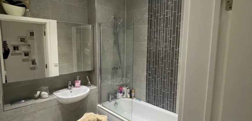 2 Bed Flat, Clovelly Court, UB7