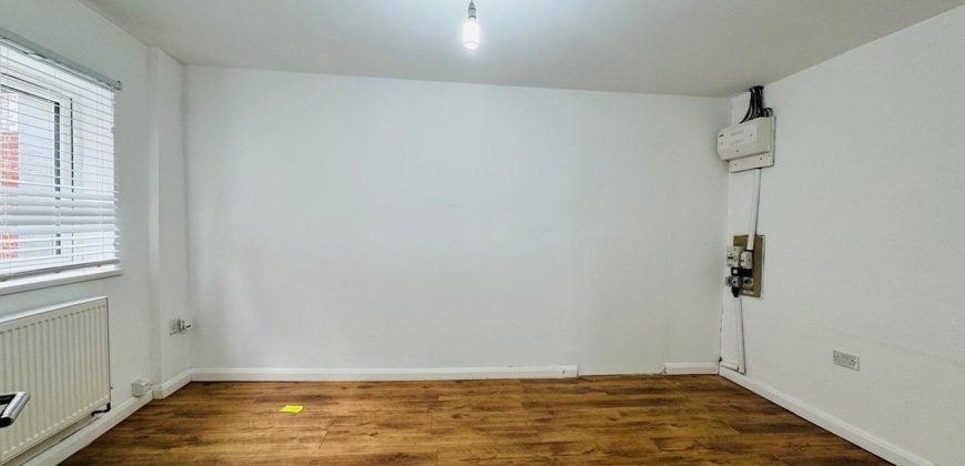 1 Bed Flat, Easton Street, HP11