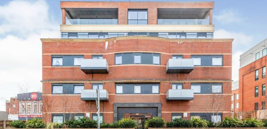 Apartment On Bath Road, SL1